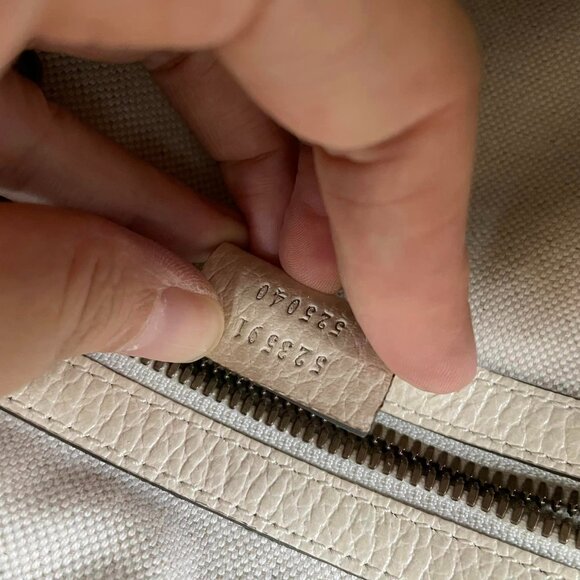 100% Authentic Gucci Leather Crossbody Bag - Picture 14 of 15